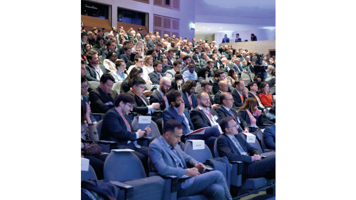 Conférence sur la tokenisation de la finance (suite) : Cet événement a réuni un vaste public, venu assister aux tables rondes qui se sont tenues dans un auditorium du musée du Louvre, à Paris