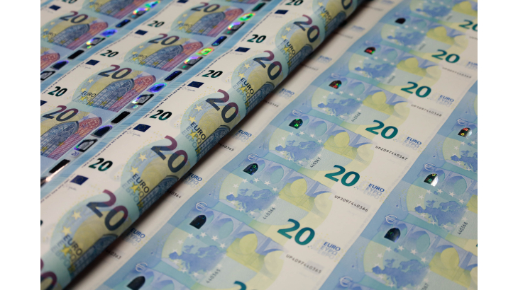 With the issue of the new 20 euro banknote, the old banknotes of the same  denomination will remain in use