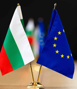 drapeau bulgare et européen sur fond noir