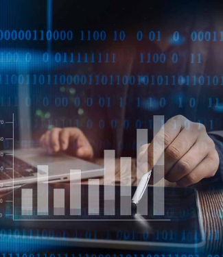 homme devant un portable montrant un histogramme